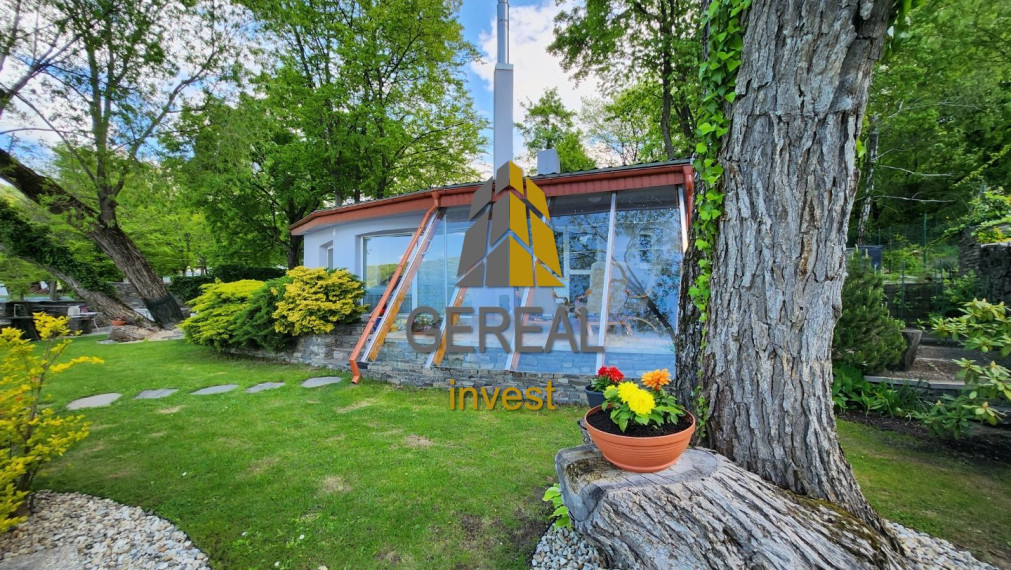 VINNÉ JAZERO - krásna chata pri vode PREDANÉ