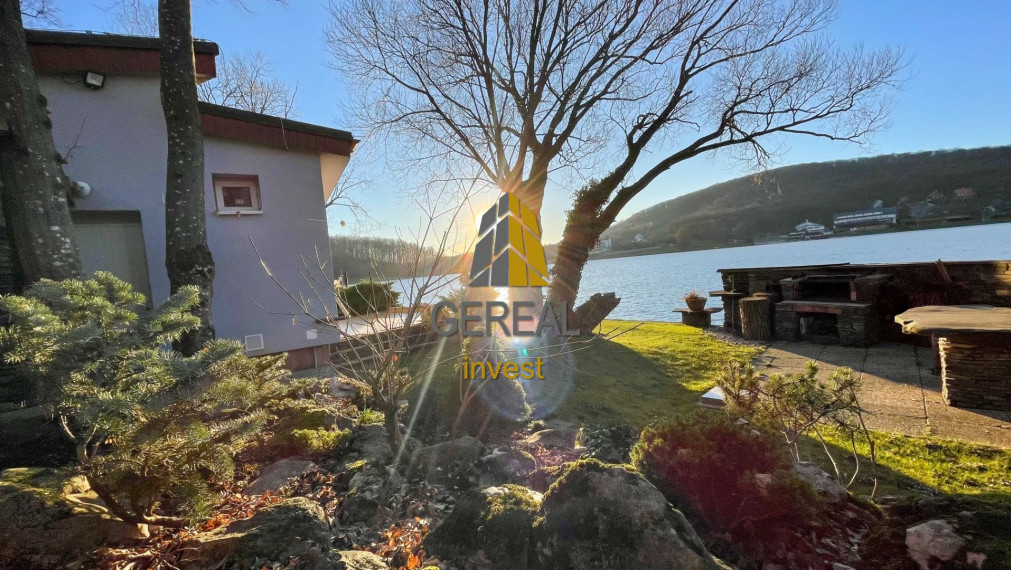 VINNÉ JAZERO - krásna chata pri vode PREDANÉ