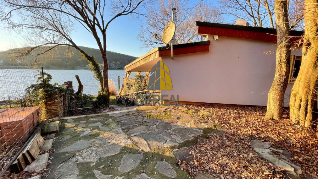 VINNÉ JAZERO - krásna chata pri vode PREDANÉ