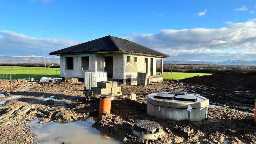 Predaj novostavba Bungalovu iba 8km od Michaloviec | Realitná kancelária Bývajte s NAMI !