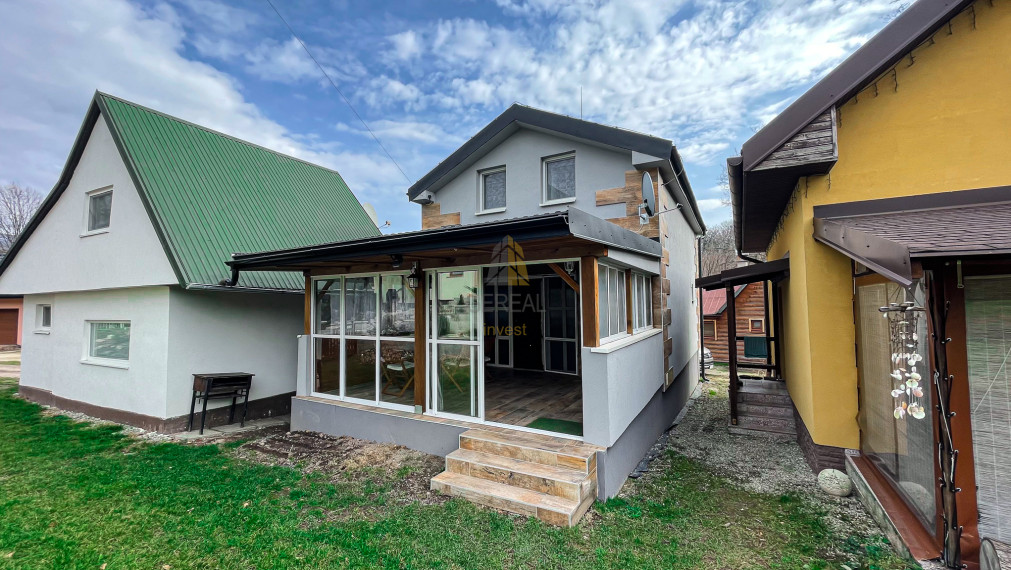 ZNÍŽENÁ CENA! | Na predaj Chata pri Vinnom jazere | Bonus Jacuzzi vírivka! | Realitná kancelária Bývajte s Nami