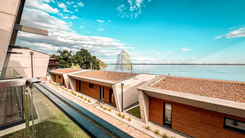 Luxusný Bungalov na brehu ZEMPLÍNSKEJ ŠÍRAVY | OCENENÝ TITULOM STAVBA ROKA! | Realitná kancelária Bývajte s Nami