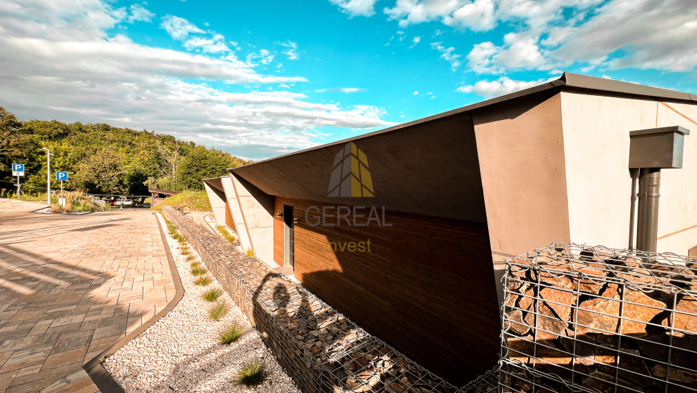 Luxusný Bungalov na brehu ZEMPLÍNSKEJ ŠÍRAVY | OCENENÝ TITULOM STAVBA ROKA! | Realitná kancelária Bývajte s Nami