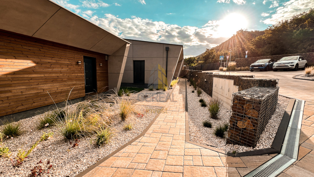 Luxusný Bungalov na brehu ZEMPLÍNSKEJ ŠÍRAVY | OCENENÝ TITULOM STAVBA ROKA! | Realitná kancelária Bývajte s Nami