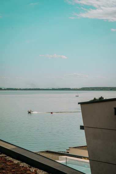 PREDANÝ luxusný dom so súkromnou plážou | ZEMPLÍNSKA ŠÍRAVA | Realitná kancelária Bývajte s NAMI