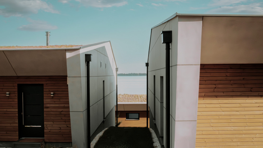 PREDANÝ luxusný dom so súkromnou plážou | ZEMPLÍNSKA ŠÍRAVA | Realitná kancelária Bývajte s NAMI