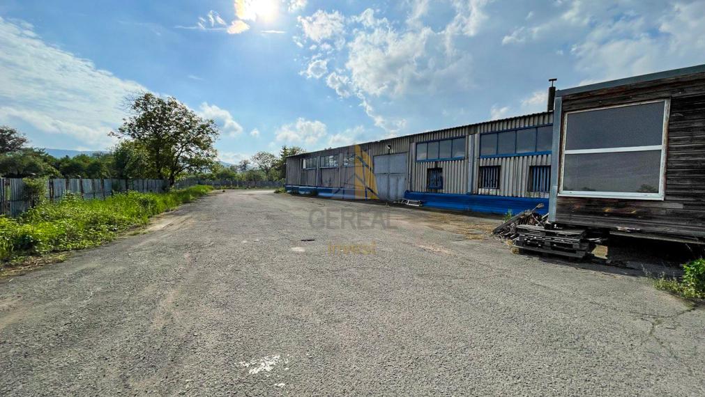 STRATEGICKY UMIESTNENÁ SKLADOVÁ HALA na prenájom! | MALÁ DOMAŠA | Realitná kancelária Bývajte s Nami