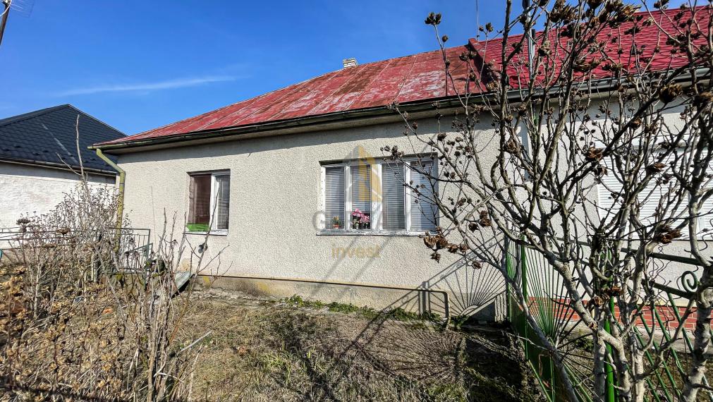 Na predaj | RODINNÝ DOM S VEĽKÝM POTENCIÁLOM V POKOJNEJ OBCI | BUNKOVCE | Realitná kancelária Bývajte s Nami!