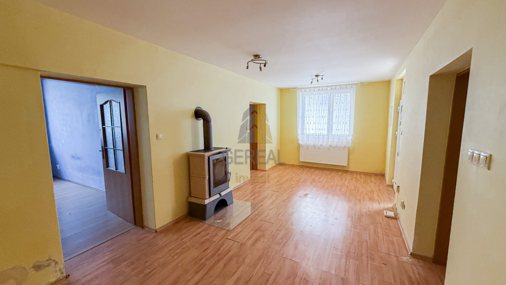 EXKLUZÍVNE iba u nás | Priestranný rodinný dom s pozemkom v Krásnovciach | Realitná kancelária Bývajte s NAMI!