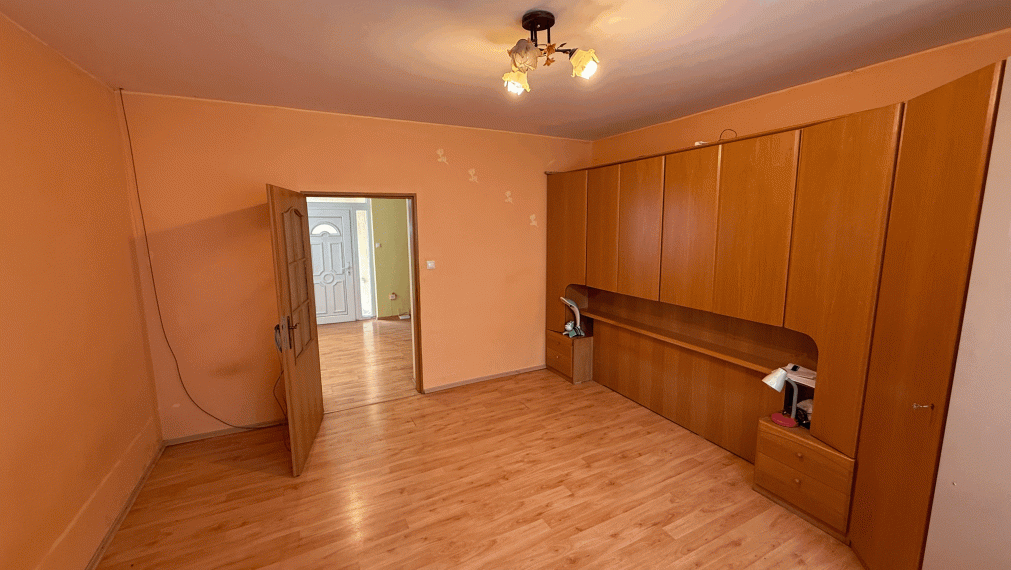 EXKLUZÍVNE iba u nás | Priestranný rodinný dom s pozemkom v Krásnovciach | Realitná kancelária Bývajte s NAMI!