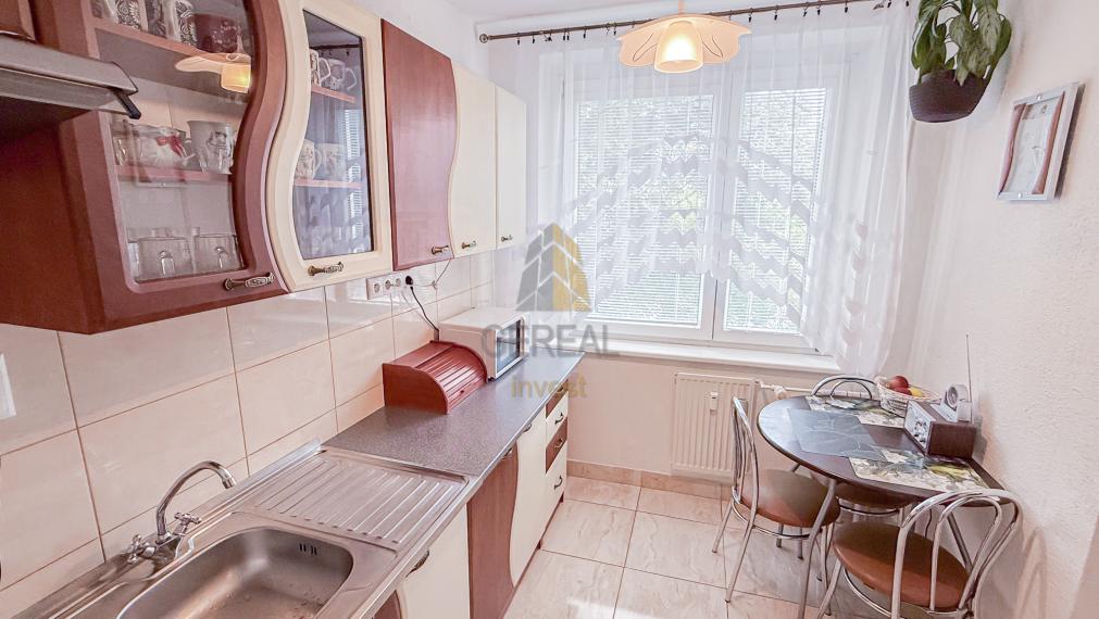 PREDANÝ | Investičná príležitosť v centre Michaloviec | 3-izbový byt na Štefánikovej ulici | Realitná kancelária Bývajte s NAMI!