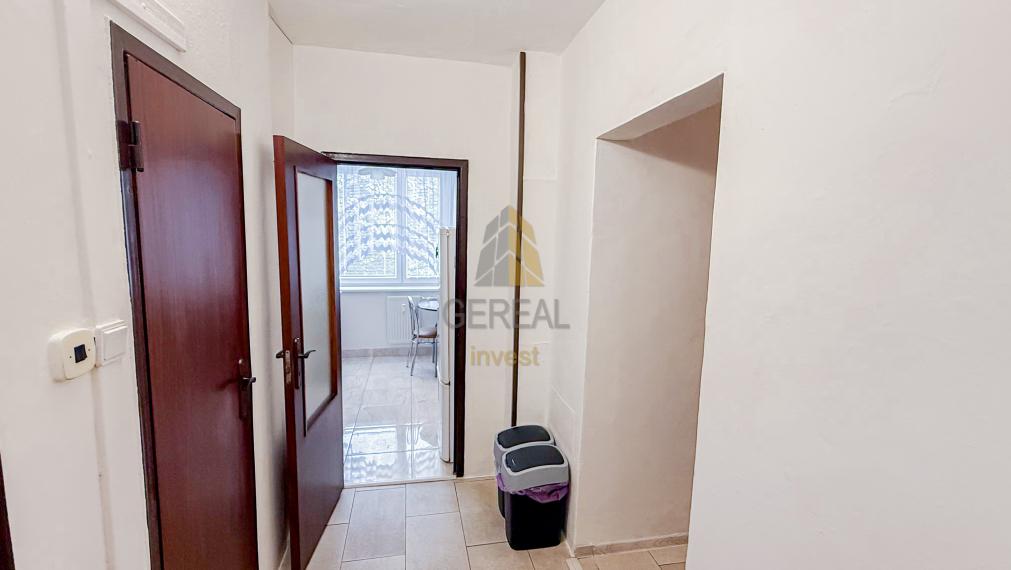 PREDANÝ | Investičná príležitosť v centre Michaloviec | 3-izbový byt na Štefánikovej ulici | Realitná kancelária Bývajte s NAMI!