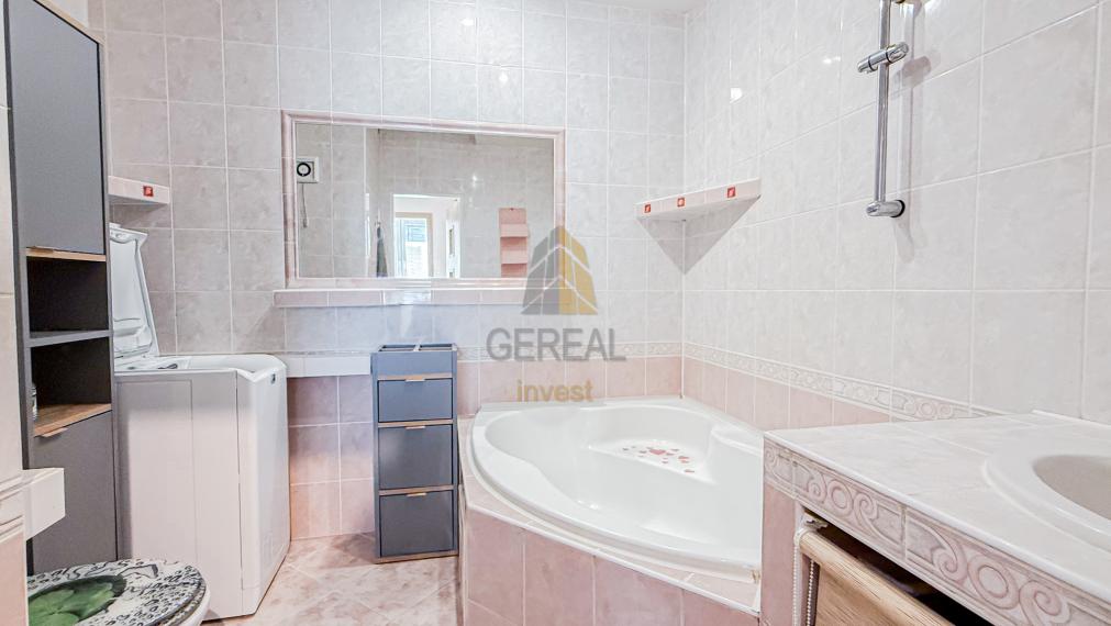 REZERVOVANÝ | Priestranný 4-izbový byt v srdci Michaloviec s výbornou polohou | Realitná kancelária Bývajte s NAMI!