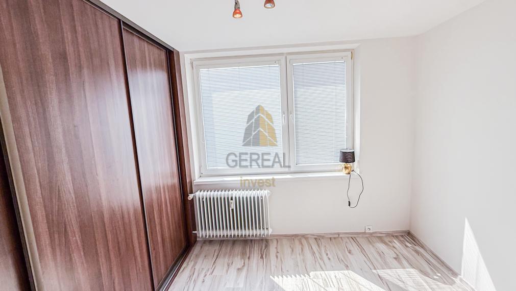 REZERVOVANÝ | Priestranný 4-izbový byt v srdci Michaloviec s výbornou polohou | Realitná kancelária Bývajte s NAMI!