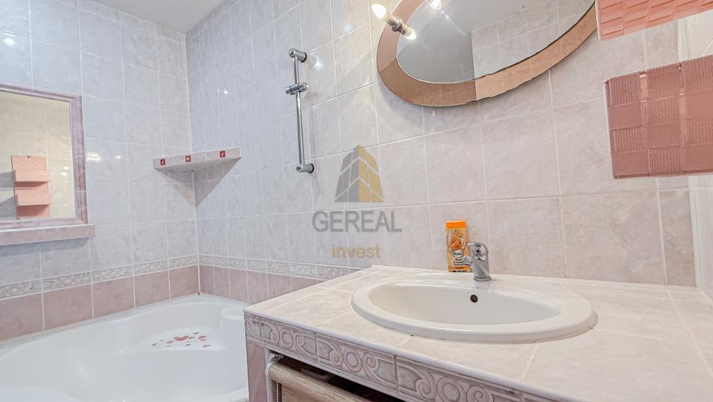 REZERVOVANÝ | Priestranný 4-izbový byt v srdci Michaloviec s výbornou polohou | Realitná kancelária Bývajte s NAMI!