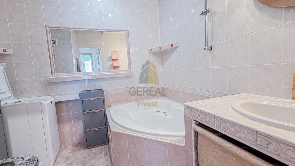 REZERVOVANÝ | Priestranný 4-izbový byt v srdci Michaloviec s výbornou polohou | Realitná kancelária Bývajte s NAMI!