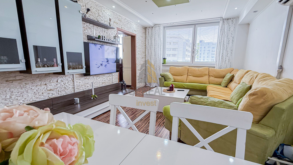 Predaj | Priestranný 4-izbový byt s balkónom v obľúbenej lokalite Michaloviec | Realitná kancelária Bývajte s NAMI!