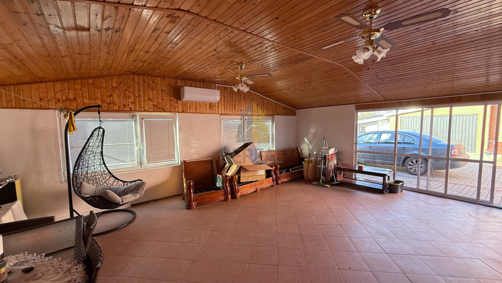 Exkluzívna Ponuka | Zrekonštruovaný Rodinný Dom so Štedrým Pozemkom | Žbince | Bývajte s NAMI !