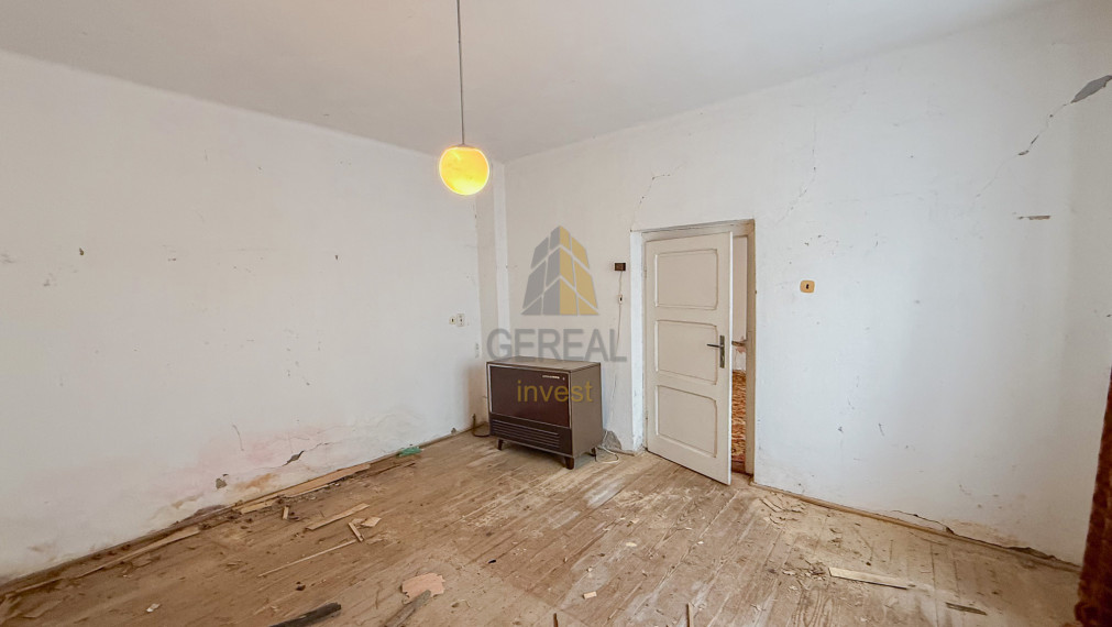 EXKLUZÍVNE | Rodinný dom s veľkým potenciálom v centre mesta Sobrance | RK Bývajte s Nami