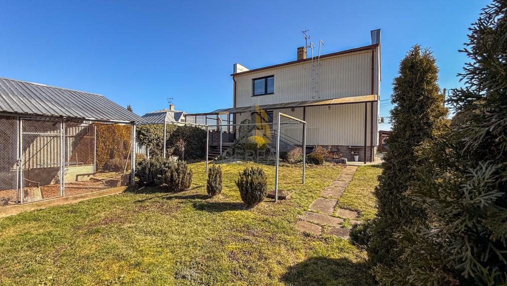 EXKLUZÍVNE |  Priestranný rodinný dom s veľkorysým pozemkom v Michalovciach | Bývajte s Nami