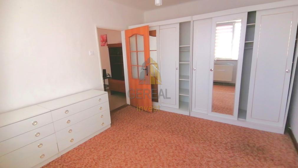 EXKLUZÍVNE: Priestranný 3-izbový byt v srdci Michaloviec na prenájom