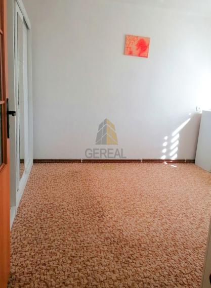 EXKLUZÍVNE: Priestranný 3-izbový byt v srdci Michaloviec na prenájom