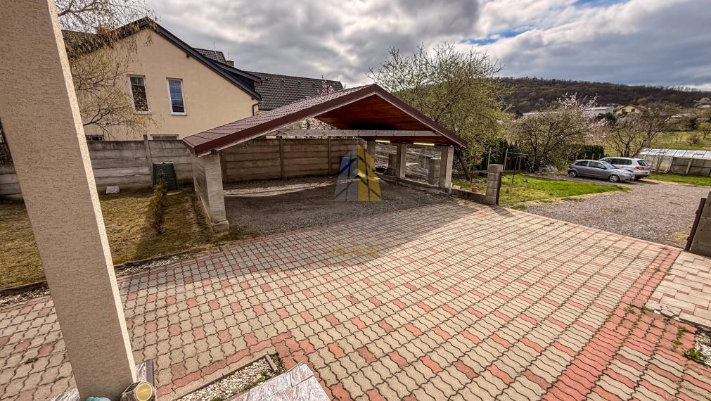Kompletne zrekonštruovaný rodinný dom s podnikateľským objektom v obci Hraň | BÝVAJTE s nami