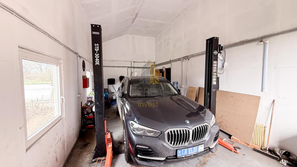 Kompletne zrekonštruovaný rodinný dom s podnikateľským objektom v obci Hraň | BÝVAJTE s nami