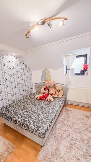 Kompletne zrekonštruovaný rodinný dom s podnikateľským objektom v obci Hraň | BÝVAJTE s nami