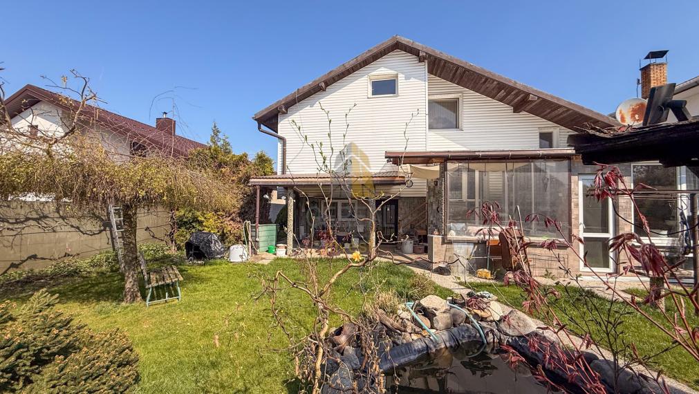 Predaj | Priestranný rodinný dom s terasou a garážou | Nižný Hrabovec | BÝVAJTE s nami