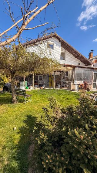 Predaj | Priestranný rodinný dom s terasou a garážou | Nižný Hrabovec | BÝVAJTE s nami