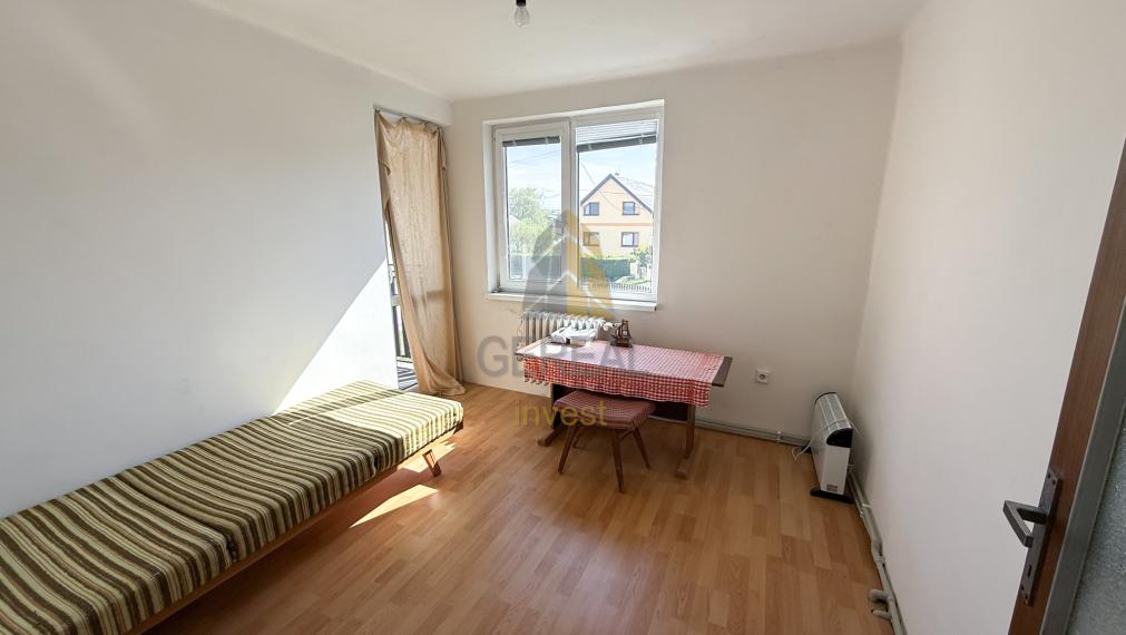 PREDAJ | Priestranný 6-izbový rodinný dom na rozsiahlom pozemku v obci Veľaty | Bývajte s nami