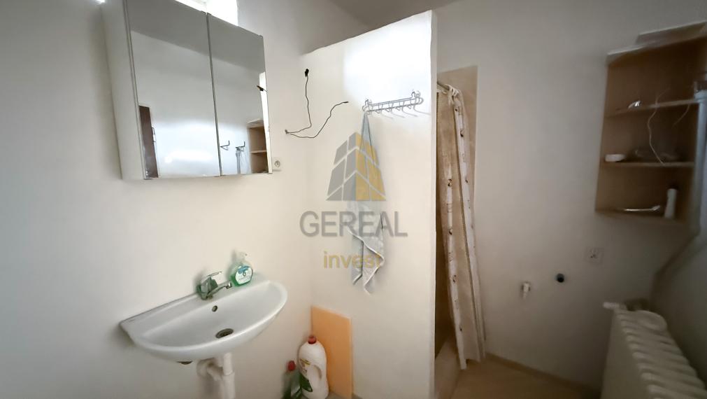 PREDAJ | Priestranný 6-izbový rodinný dom na rozsiahlom pozemku v obci Veľaty | Bývajte s nami