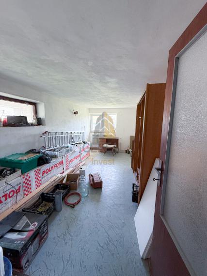 PREDAJ | Priestranný 6-izbový rodinný dom na rozsiahlom pozemku v obci Veľaty | Bývajte s nami