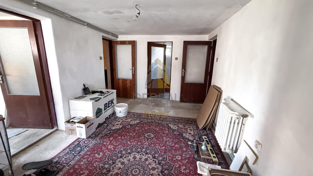 PREDAJ | Priestranný 6-izbový rodinný dom na rozsiahlom pozemku v obci Veľaty | Bývajte s nami