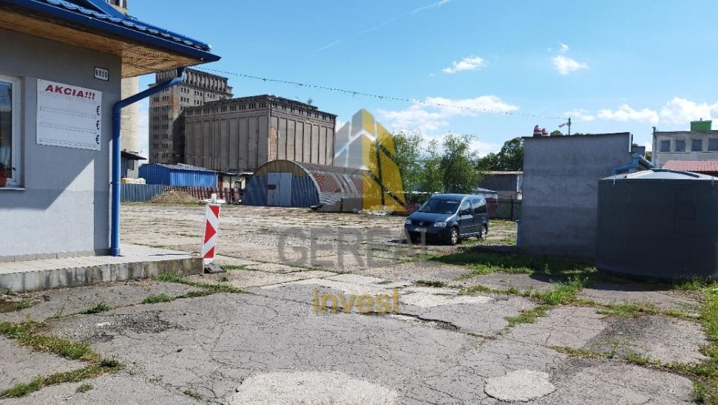 NA PRENÁJOM, spevnená plocha a nádvorie 2200 m2