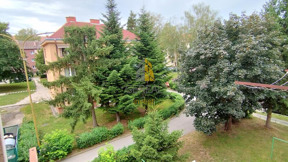 Priestranný 2-izbový byt s balkónom, centrum