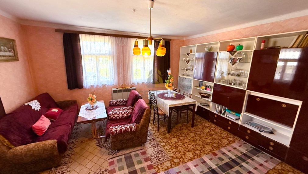 3-izbový rodinný dom s rozsiahlym pozemkom – Skrabské