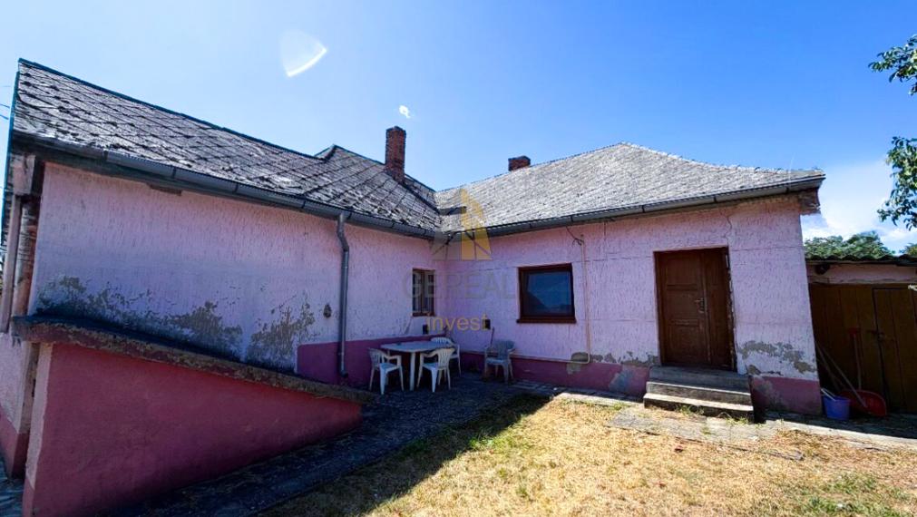 Rodinný dom s rozsiahlym pozemkom v obci Borša