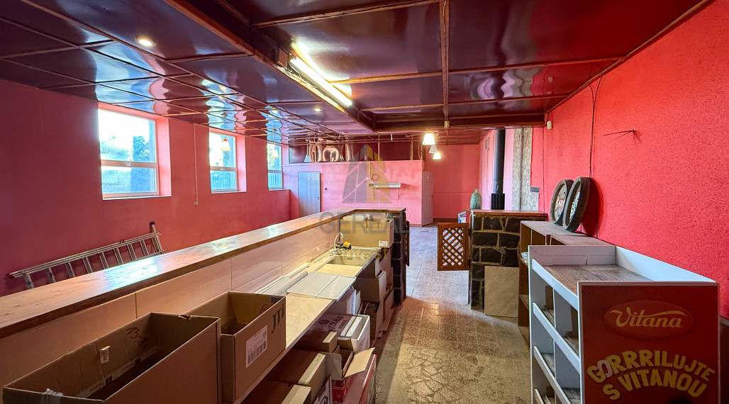 Polyfunkčný objekt s veľkým potenciálom na predaj | Lastomír, len pár minút od Michaloviec | Realitná kancelária Bývajte s NAMI