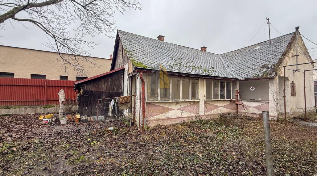 EXKLUZÍVNE | Rodinný dom s veľkým potenciálom v centre mesta Sobrance | RK Bývajte s Nami