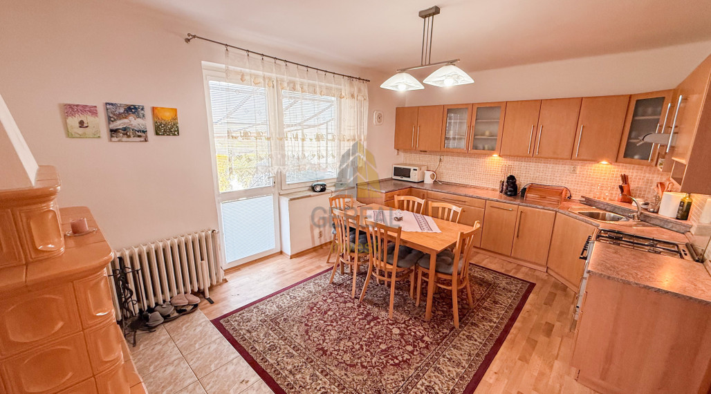 EXKLUZÍVNE |  Priestranný rodinný dom s veľkorysým pozemkom v Michalovciach | Bývajte s Nami