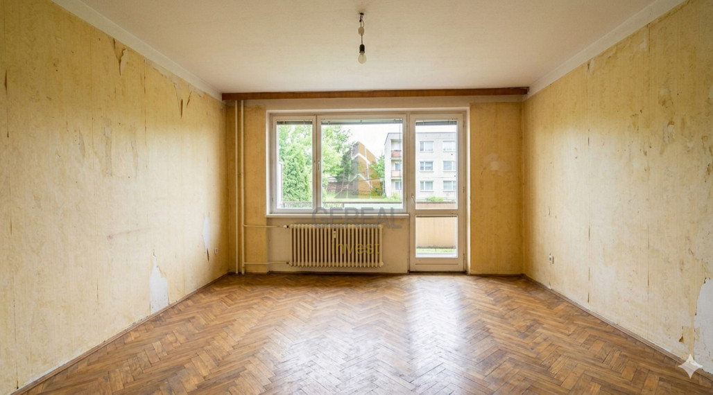 PREDAJ | Priestranný 3-izbový byt s balkónom a predzáhradkou | Somotor | BÝVAJTE s nami