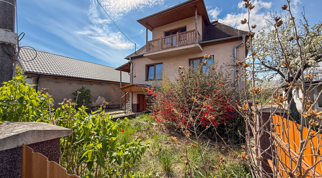 ZNÍŽENÁ CENA | SEČOVCE | 5 izbový rodinný dom | aj na Hypoúver | Realitná kancelária Bývajte s Nami