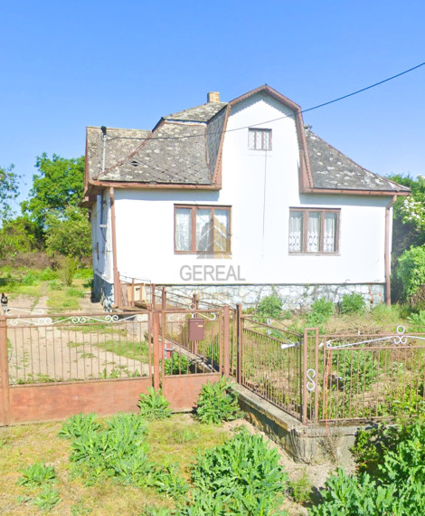 Rodinný dom s rozsiahlym pozemkom v obci Parchovany