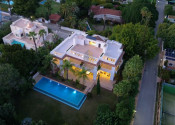 Exkluzívny predaj luxusnej vily v prestížnej lokalite Guadalmina, Španielsko - fotografia 2