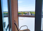 Priestranný a slnečný 1-izbový byt s balkónom vo Veľkých Kapušanoch - fotografia 5