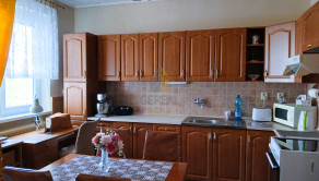 Poschodový rodinný dom v meste Veľké Kapušany - fotografia 3