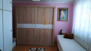 Poschodový rodinný dom v meste Veľké Kapušany - fotografia 9
