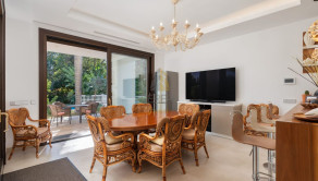 Exkluzívny predaj luxusnej vily v prestížnej lokalite Guadalmina, Španielsko - fotografia 4